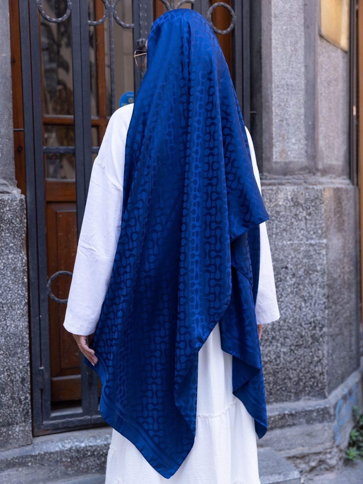 Bloom Desen Pamuk İpeksi Jakar Şal - İndigo - Görsel 3